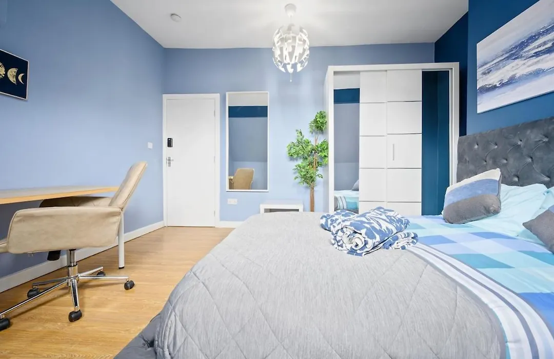 Mega Flat Near City Centre And Etihad Stadium-1