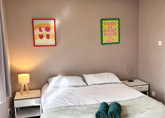 Stylish 2 Bed City Centre